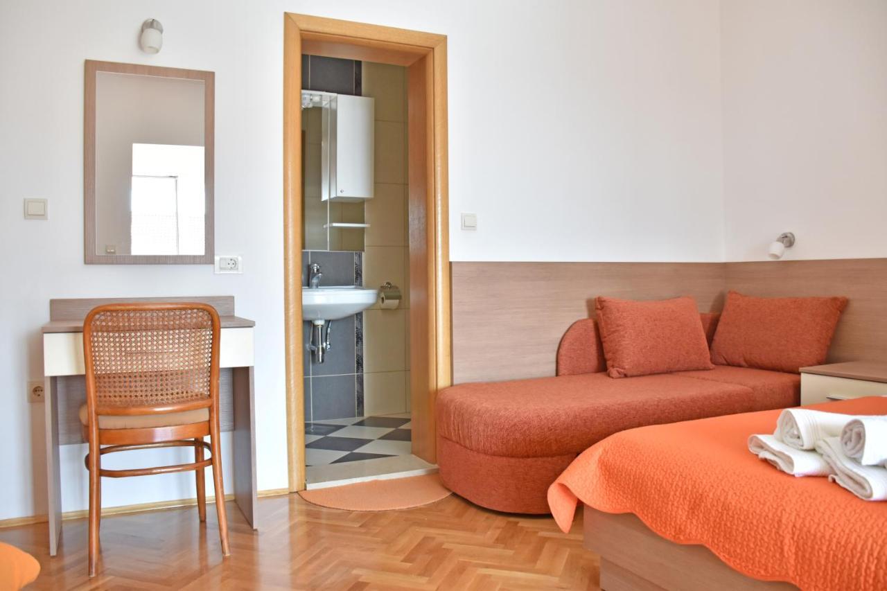 Apartments Stone Tučepi Buitenkant foto